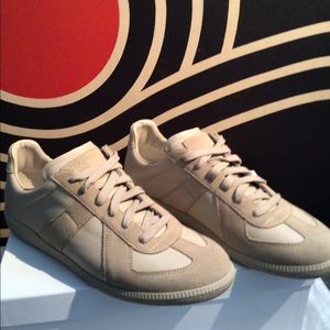 Maison Martin Margiela Replica and beige size 43.5